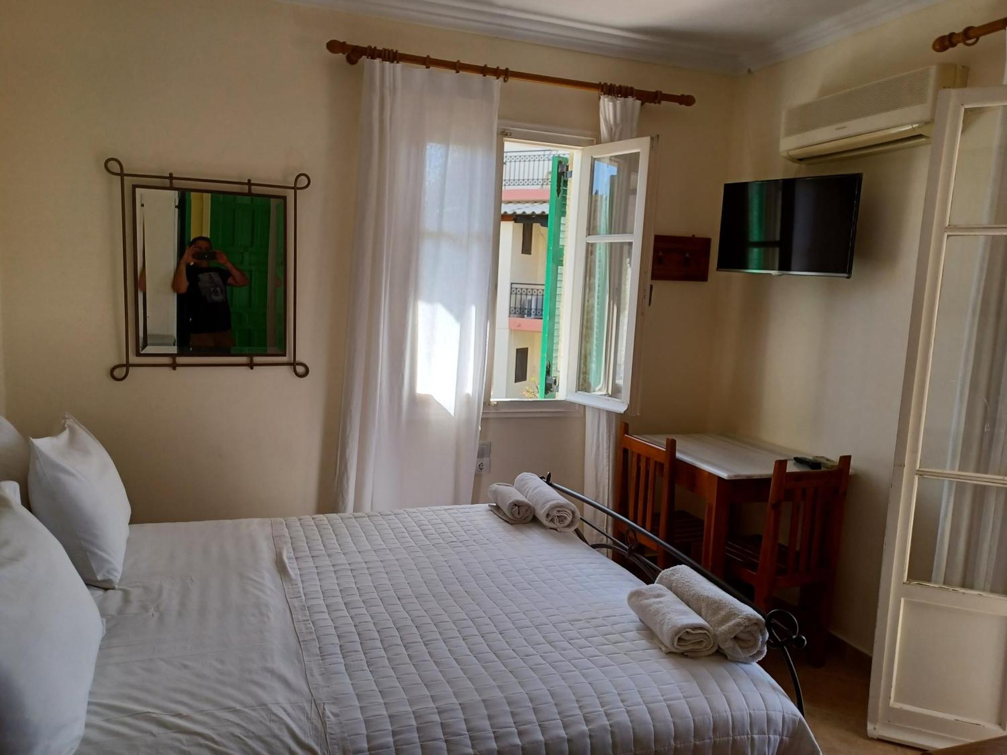 Philippos Hotel Apartments Nikiana Extérieur photo